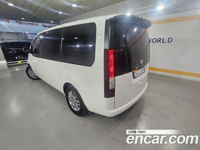 Hyundai Staria 2021 — ფოტო 4/20