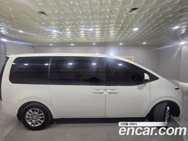 Hyundai Staria 2021 — ფოტო 10/20