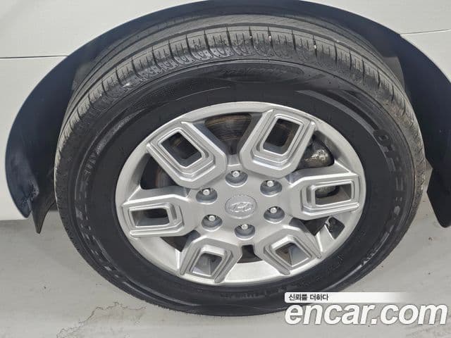 Hyundai Staria 2021 — ფოტო 9/20