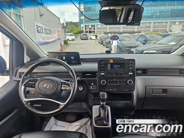 Hyundai Staria 2021 — ფოტო 12/20