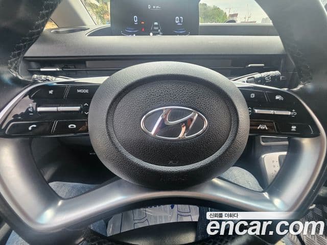 Hyundai Staria 2021 — ფოტო 13/20