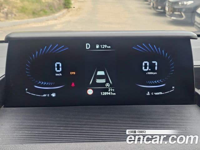Hyundai Staria 2021 — ფოტო 14/20