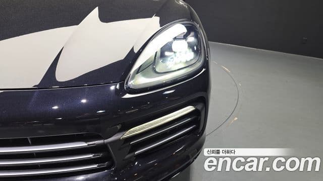 Porsche Cayenne 2021 — Photo 3/32