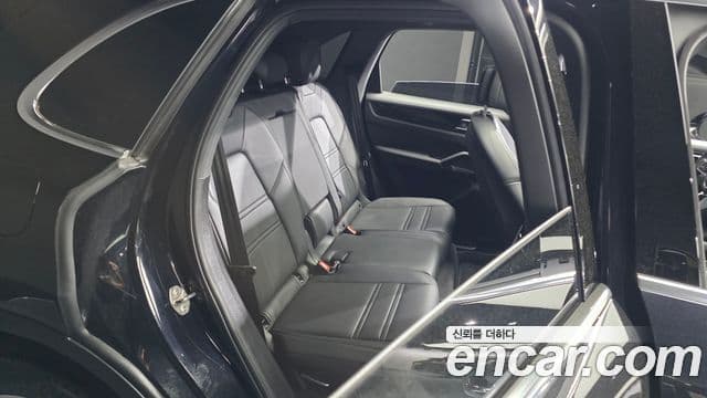 Porsche Cayenne 2021 — Photo 5/32
