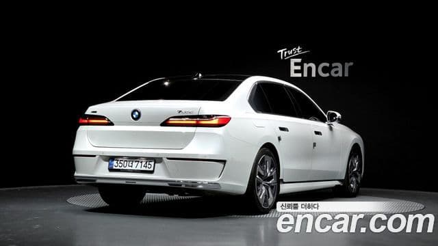 BMW 7 Series 2025 — Photo 12/20