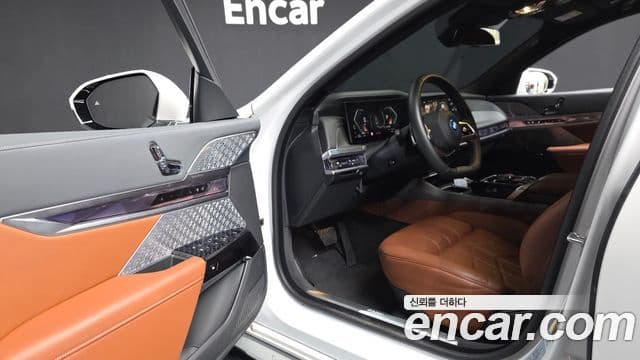 BMW 7 Series 2025 — Photo 16/20