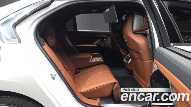 BMW 7 Series 2025 — Photo 3/20