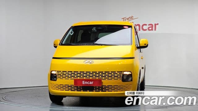 Hyundai Staria 2021 — ფოტო 3/20