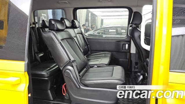 Hyundai Staria 2021 — ფოტო 12/20
