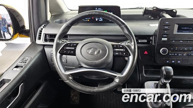 Hyundai Staria 2021 — ფოტო 13/20