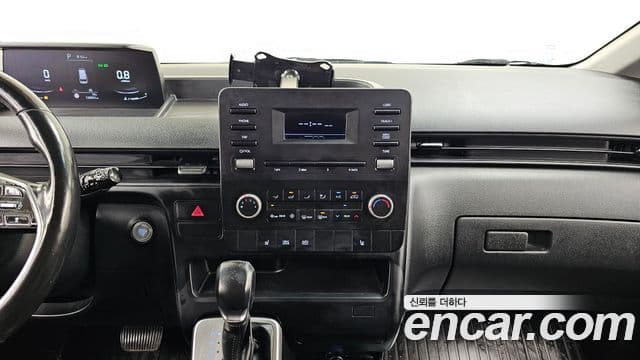 Hyundai Staria 2021 — ფოტო 14/20