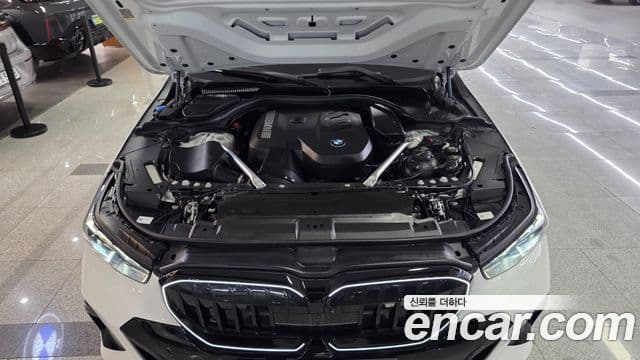 BMW 5 Series 2024 — Şəkil 13/20