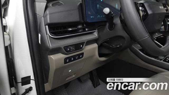 Kia Carnival 2025 — ფოტო 13/20