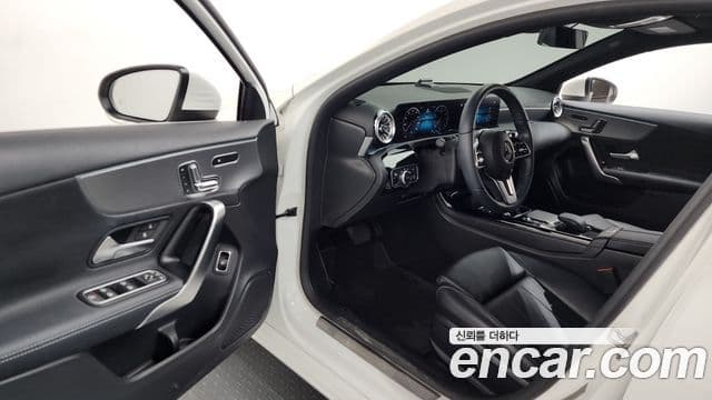 Mercedes-Benz A-Class 2022 — фото 10 из 20