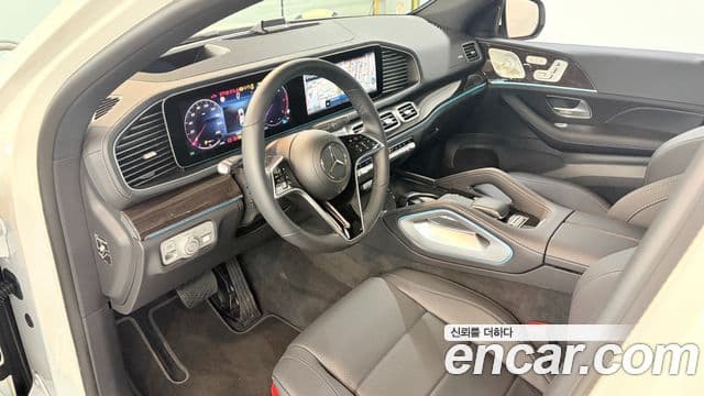 Mercedes-Benz GLE-Class 2025 — ფოტო 9/20