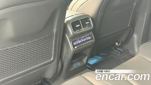 Mercedes-Benz GLE-Class 2025 — ფოტო 12/20