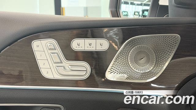 Mercedes-Benz GLE-Class 2025 — ფოტო 14/20