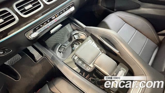Mercedes-Benz GLE-Class 2025 — ფოტო 16/20