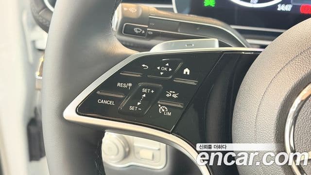 Mercedes-Benz GLE-Class 2025 — ფოტო 17/20