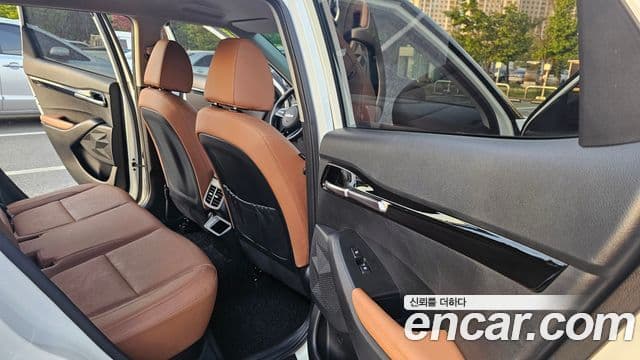 Kia Seltos 2023 — фото 13 из 20