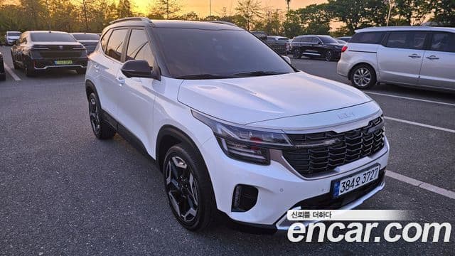 Kia Seltos 2023 — фото 16 из 20