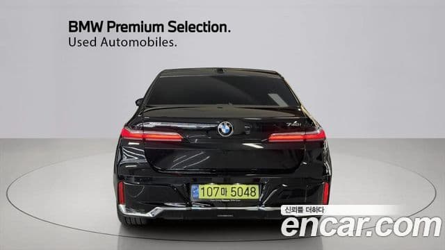 BMW 7 Series 2024 — ფოტო 8/20