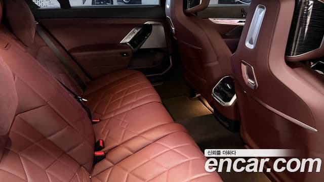 BMW 7 Series 2024 — ფოტო 19/20