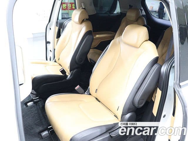 Kia Carnival 2022 — Фото 16/20