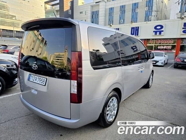 Hyundai Staria 2023 — фото 4 из 20