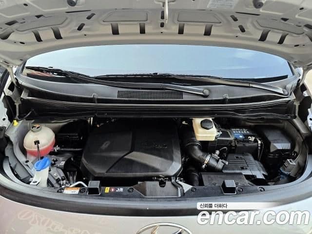 Hyundai Staria 2023 — ფოტო 5/20