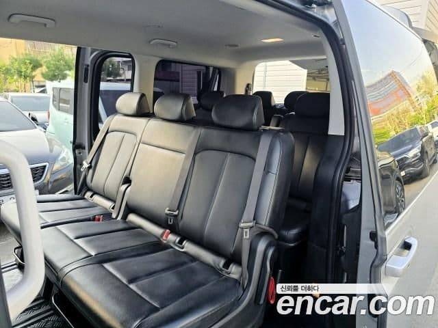 Hyundai Staria 2023 — ფოტო 10/20