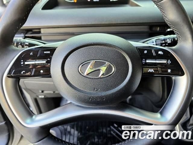 Hyundai Staria 2023 — ფოტო 13/20