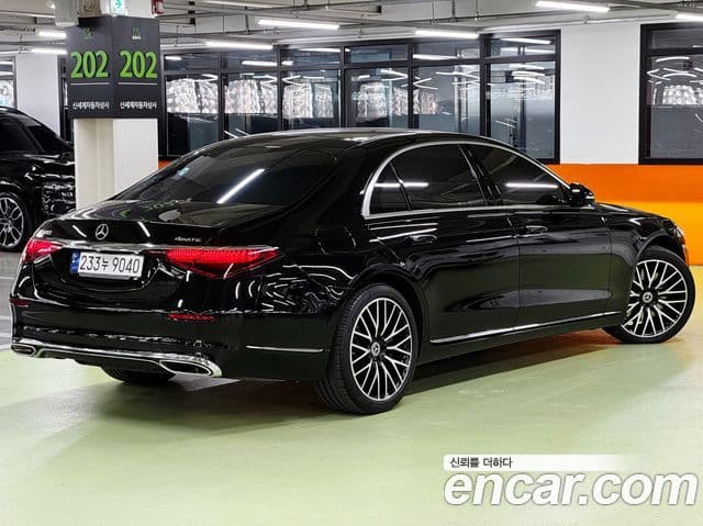 Mercedes-Benz S-Class 2022 — Photo 17/20