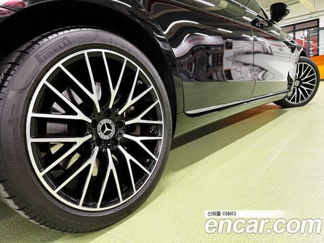 Mercedes-Benz S-Class 2022 — Photo 7/20
