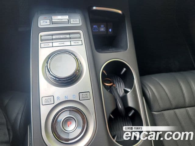 Genesis GV70 2023 — Şəkil 8/20