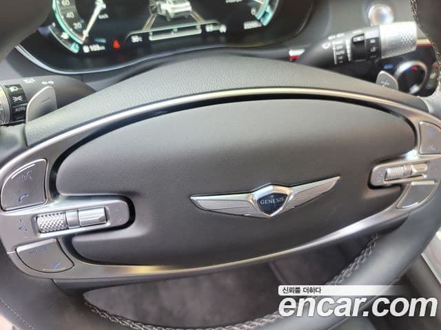 Genesis GV70 2023 — Şəkil 18/20