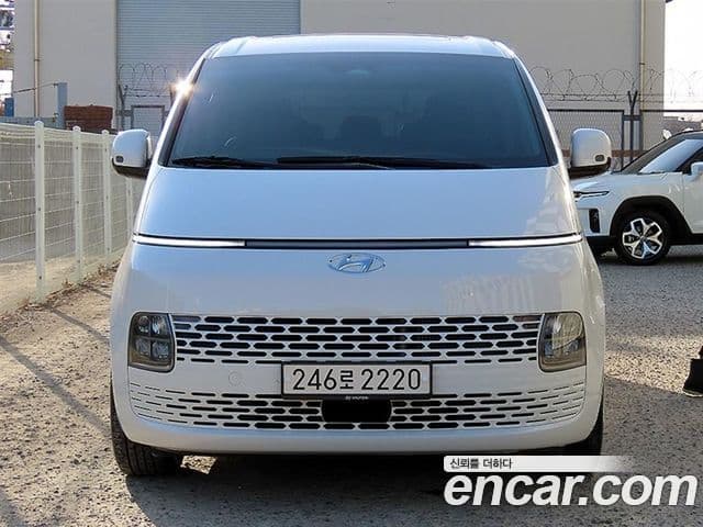 Hyundai Staria 2023 — Şəkil 2/18
