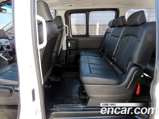 Hyundai Staria 2023 — Şəkil 8/18