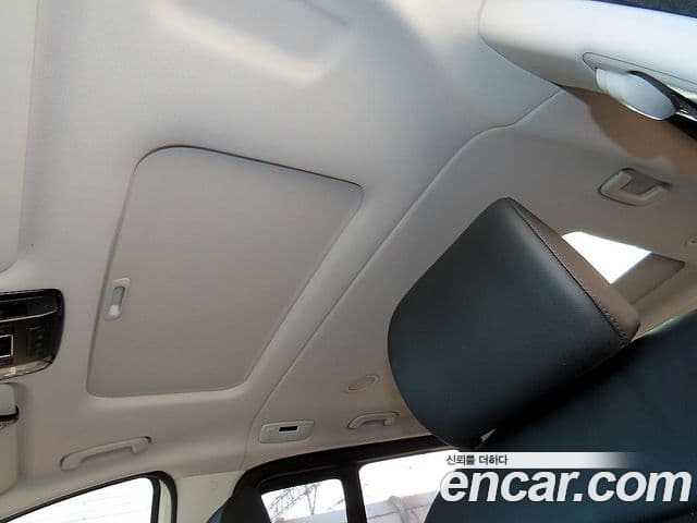 Hyundai Staria 2023 — Şəkil 10/18