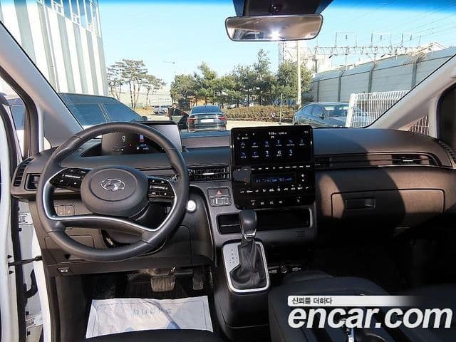 Hyundai Staria 2023 — Şəkil 14/18