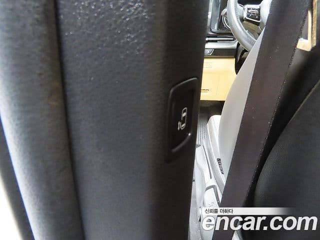 Kia Carnival 2020 — ფოტო 8/20