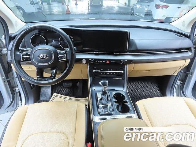 Kia Carnival 2020 — ფოტო 10/20