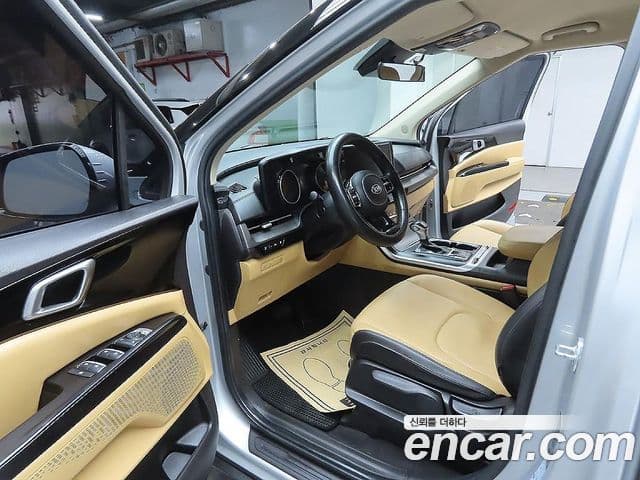 Kia Carnival 2020 — ფოტო 11/20