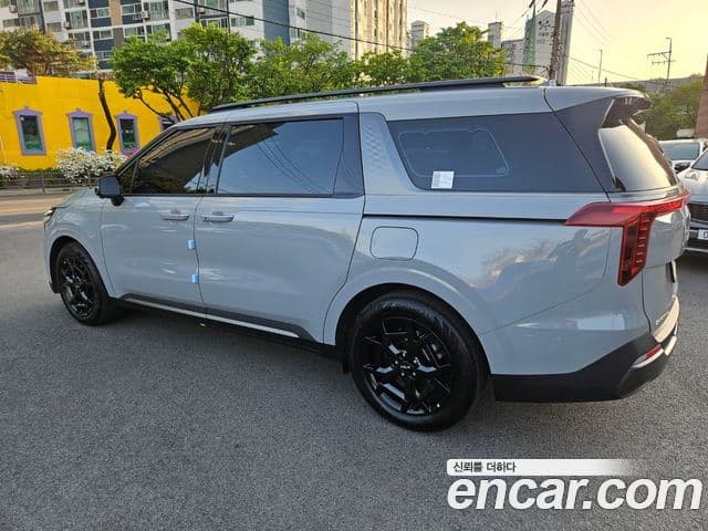 Kia Carnival 2025 — фото 5 из 20