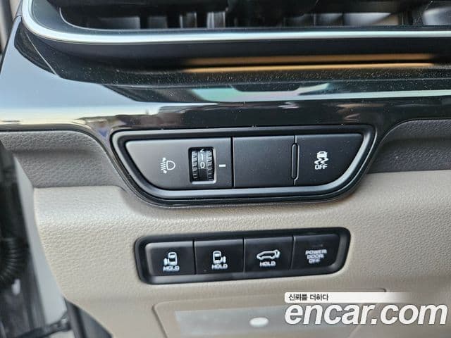 Kia Carnival 2025 — фото 13 из 20