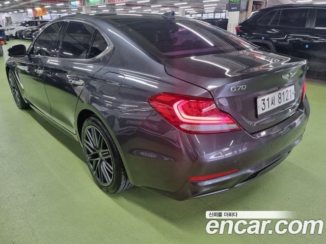 Genesis G70 2018 — Photo 14/20