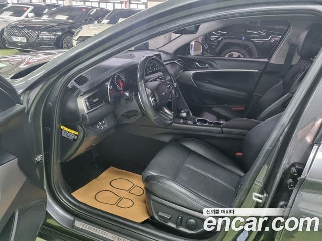 Genesis G70 2018 — Photo 1/20
