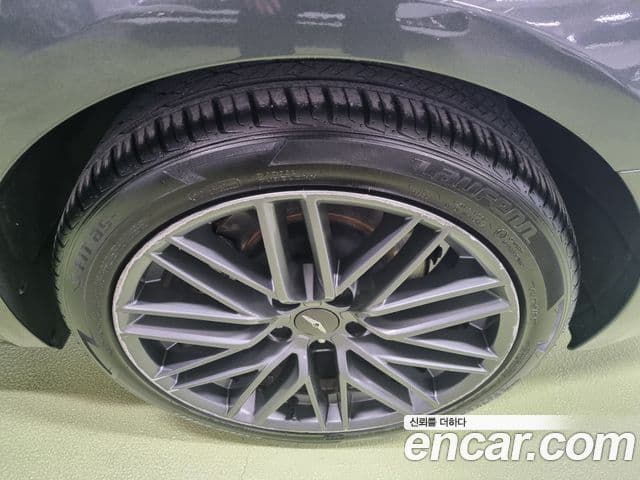 Genesis G70 2018 — Photo 8/20