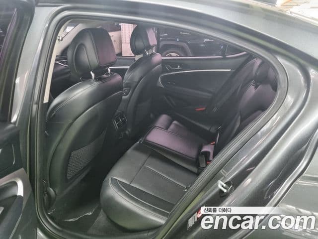 Genesis G70 2018 — Photo 6/20
