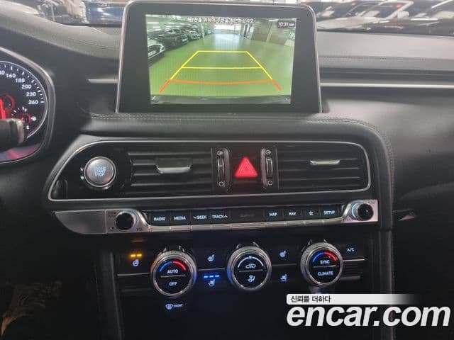 Genesis G70 2018 — Photo 10/20